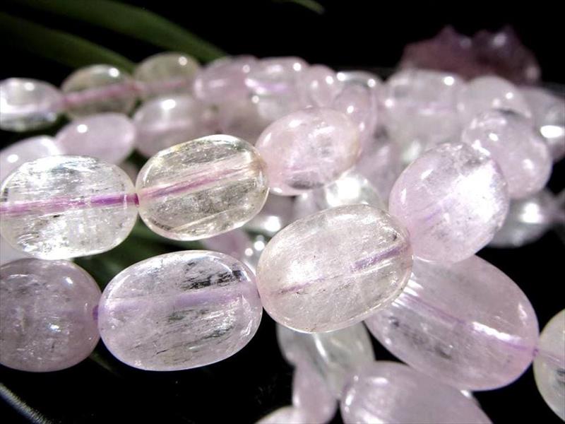 MIXクンツァイト リチア輝石 タンブル型ブレスレット 幅約9mm×16珠前後 ほんのりライラックピンク 持ち主の魅力を高める石 ブラジル産