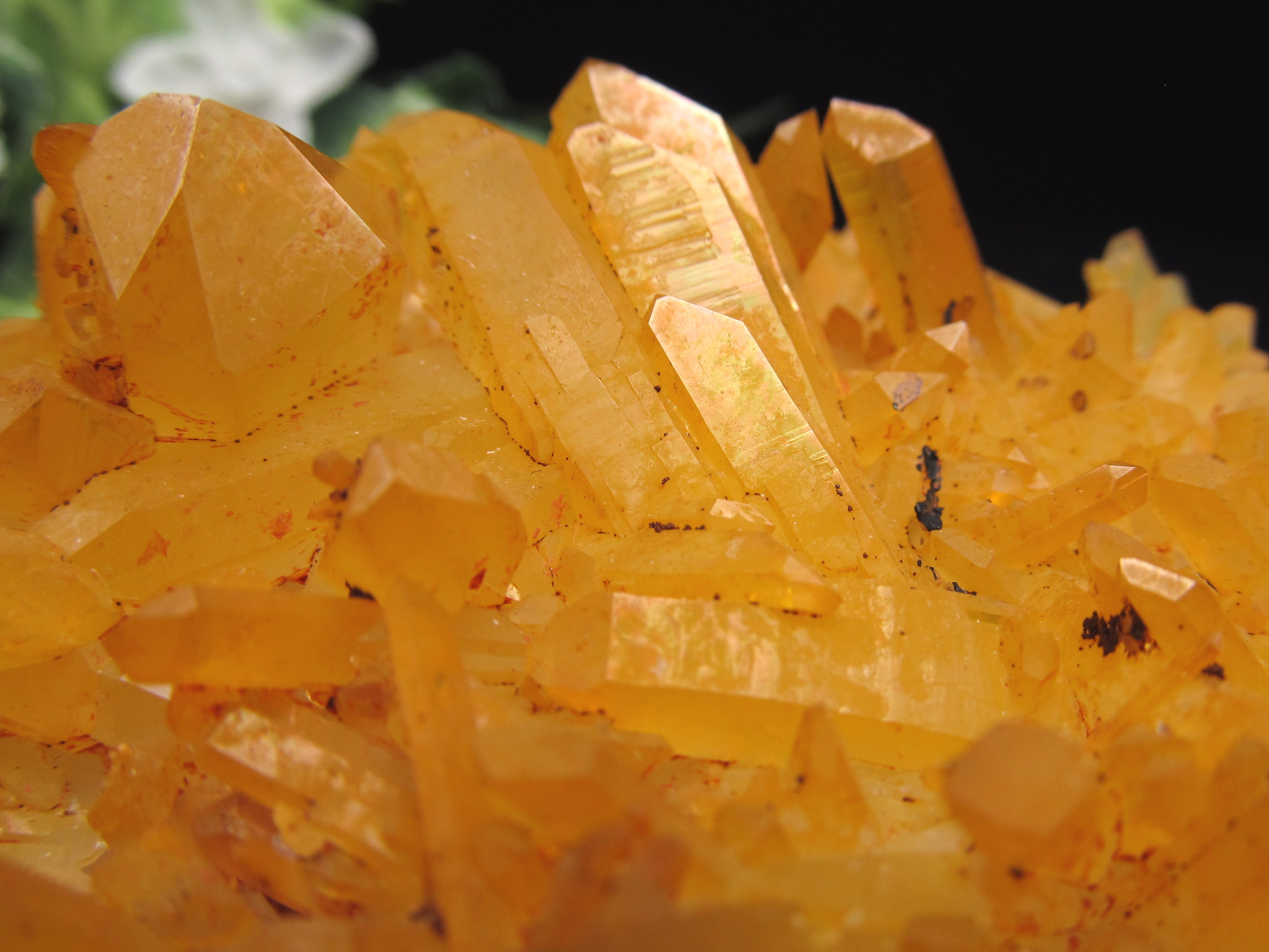 ディープカラーで天然オーラフレイム ゴールデンヒーラー クラスター 最大幅104mm 重さ259g アーカンソー州より産地直送 極上 一点もの アーカンソー州産