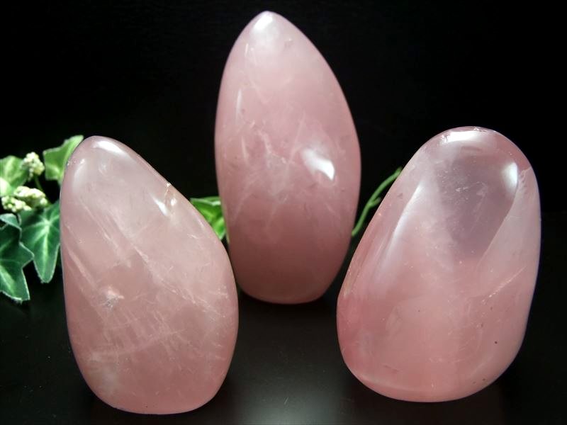 濃いピンク ディープローズクォーツ ポリッシュストーン 90-120g ポリッシュ ストーン ローズクォーツ 愛とやさしさの象徴 磨き 磨き原石 原石 紅石英