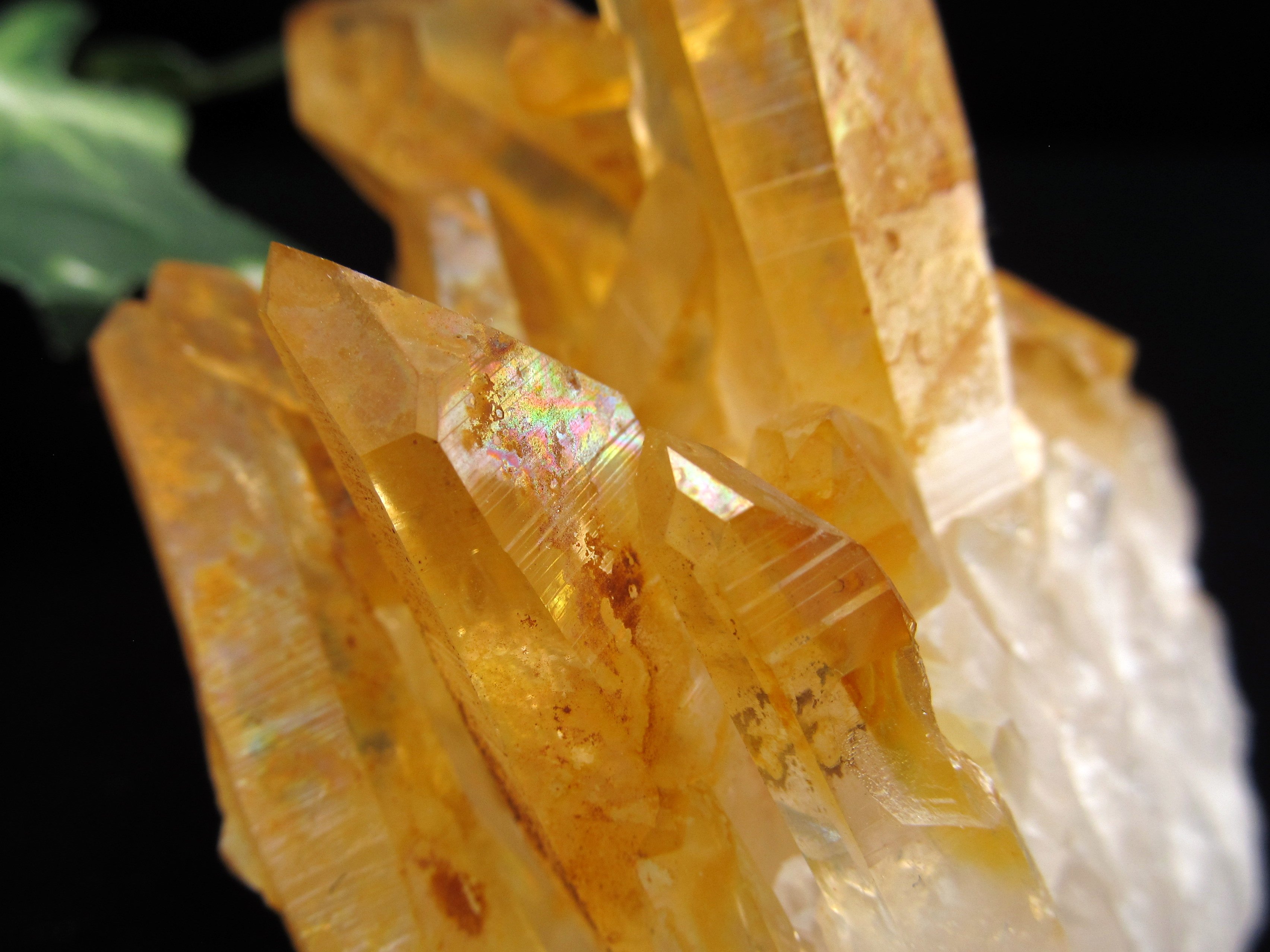 天然オーラフレイム ゴールデンヒーラー クラスター 最大幅108mm 重さ240g ギャランティーカード付 ヒーリングストーンの象徴 アーカンソー州より産地直送