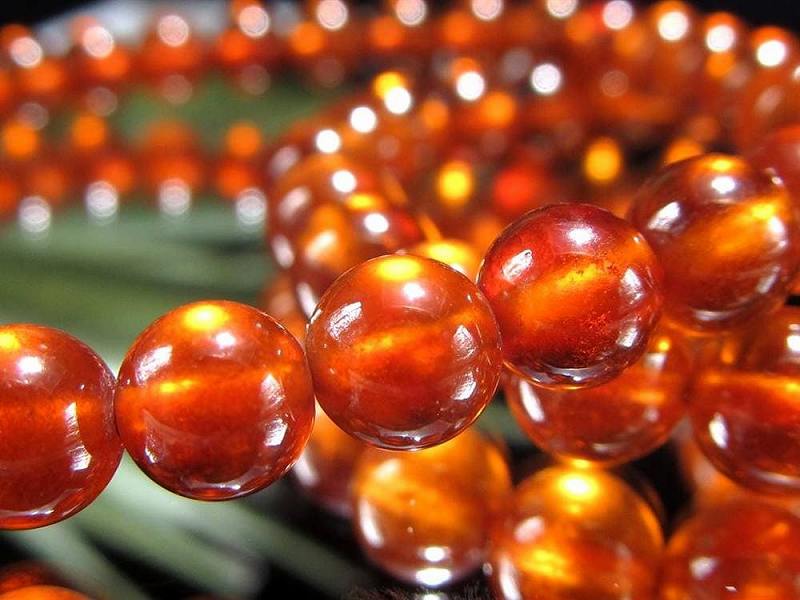 明るめオレンジ AA+ オレンジガーネット ヘソナイトガーネット ブレスレット 7.5mm-8mm×24珠前後 透明感あり 歴史上最も古い宝石のひとつ 努力を実らせる石