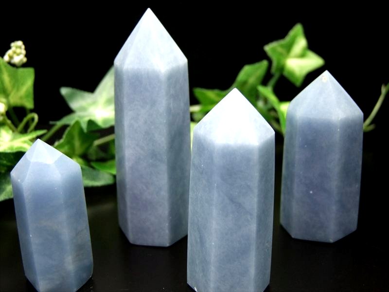 天使を呼び寄せる石 エンジェライト 硬石膏 ポイント 六角柱 重さ45g-60g 1個売り 心を落ち着かせ、安らぎを与える石 ペルー産 パワーストーン 天然石