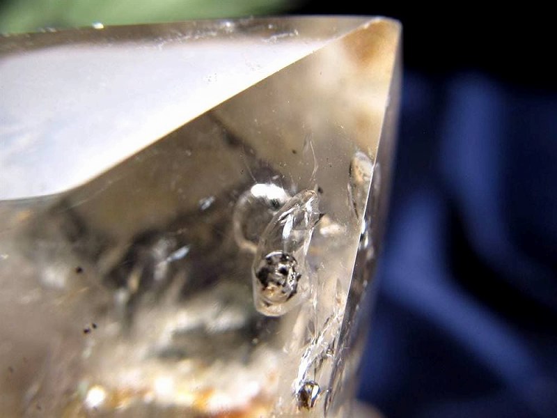 太古の水入り虹入り 水入り エレスチャル水晶 原石 最大幅約50mm 約33.9g 水入り水晶 最強のパワーストーン 古代の水を封入した水晶