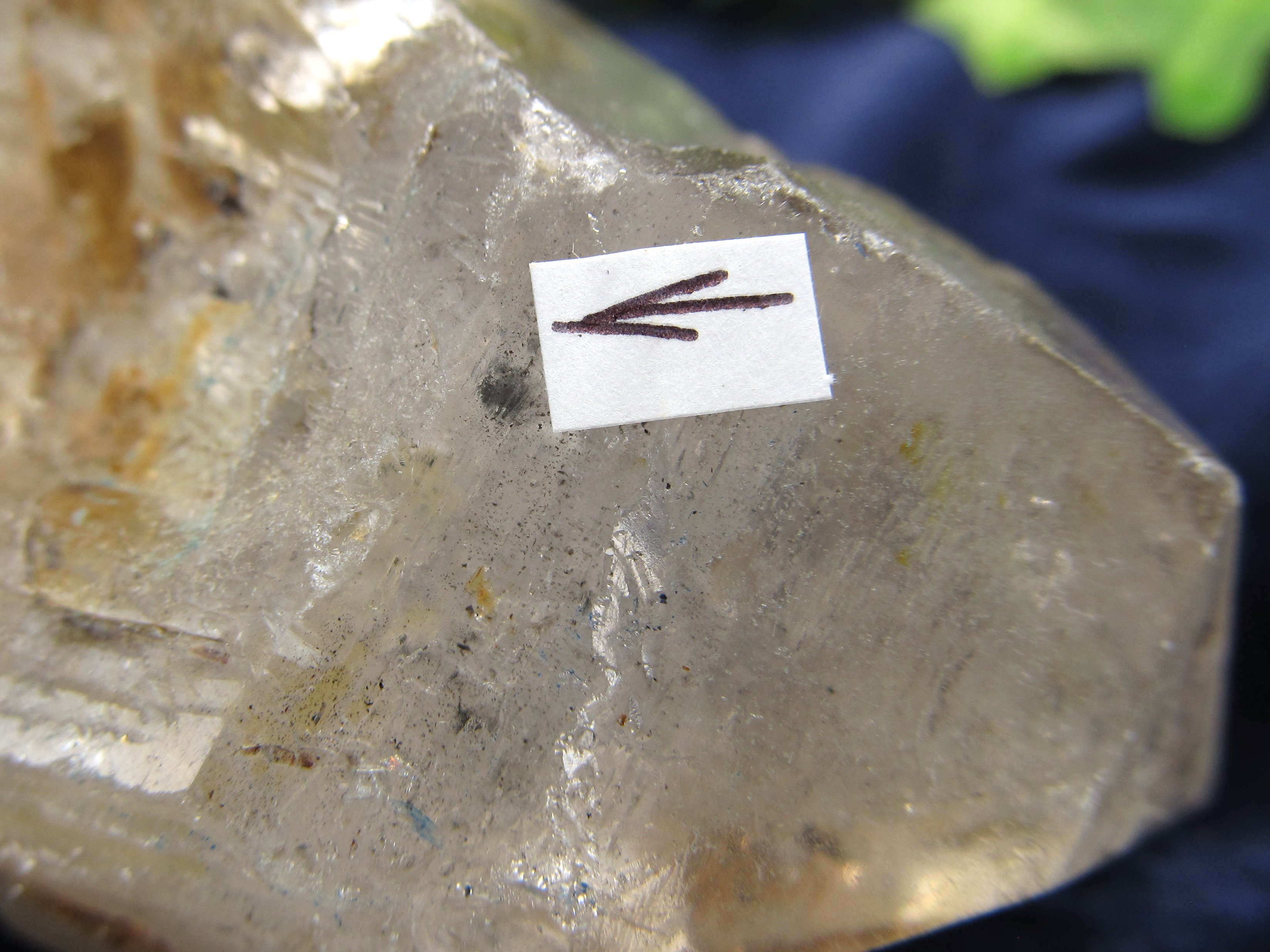 太古の水入り 水入り 水晶 原石 最大幅65mm 重さ111g 強力な癒しの力 古代の水を封入した水晶 最強のお守り 1点物 雲南省産 パワーストーン 天然石