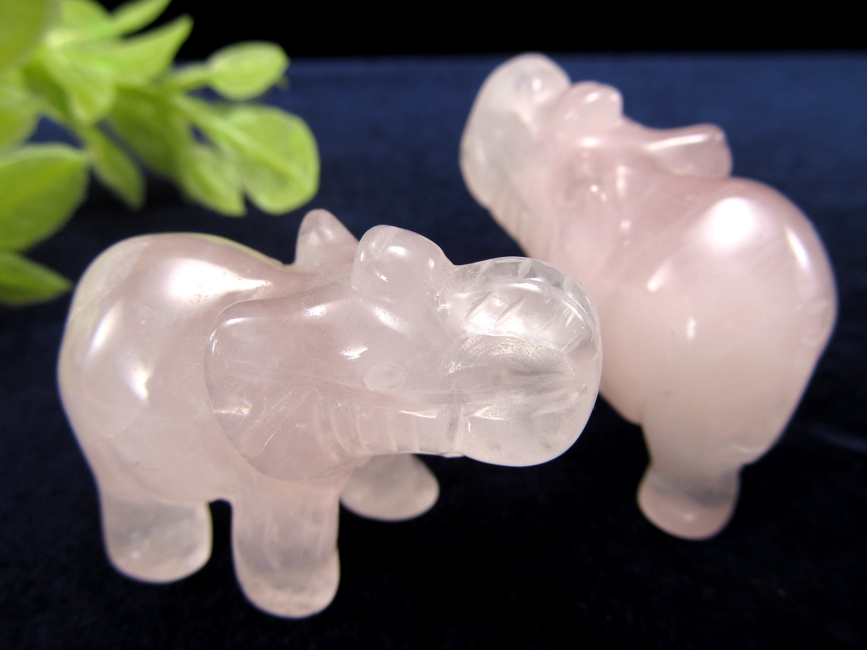 ローズクォーツ ゾウ 置物 重さ30g前後 最大幅40mm前後 象 ぞう ディスプレイ インテリアに つやつやピンク ローズクォーツ ブラジル産 パワーストーン 天然石