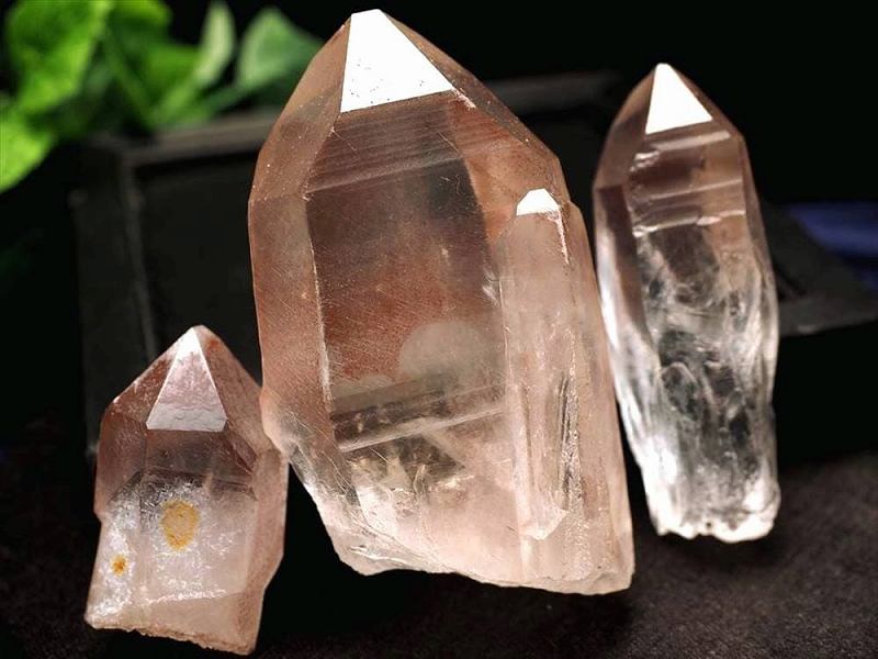 2021年夏に発見 ピンクレムリアンシードクリスタル 約15g-25g 長さ約3cm-8cm 1個売り ほんのりピンク 古代の叡智を封じ込めた水晶 別名シンギングクリスタル