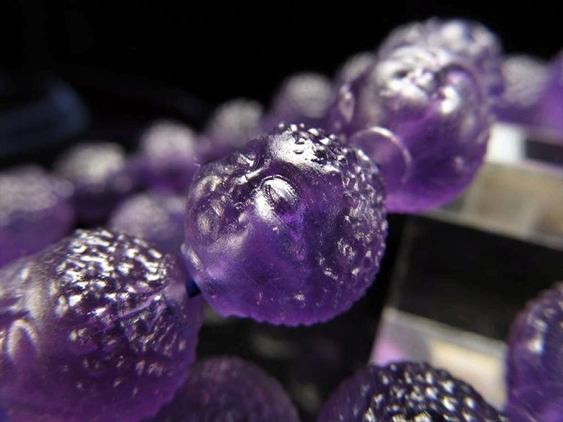 驚きの斬新デザイン アメジスト 首大仏彫刻 ブレスレット 約10mm×17珠前後 合格祈願の首大仏モチーフ フロストタイプ 受験のお守りに 2月の誕生石 ブラジル産