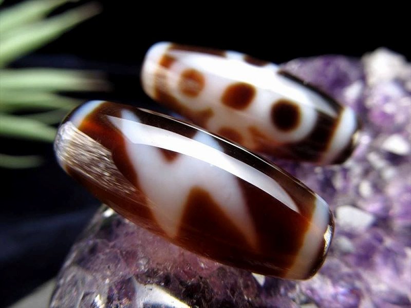 女性にぴったりサイズ A至純天珠 閃電五眼天珠 せんでんごがんてんじゅ サイズ:約25-30ミリ 1個売り 極上 天然石 ビーズ パワーストーン te-s パワーストーン