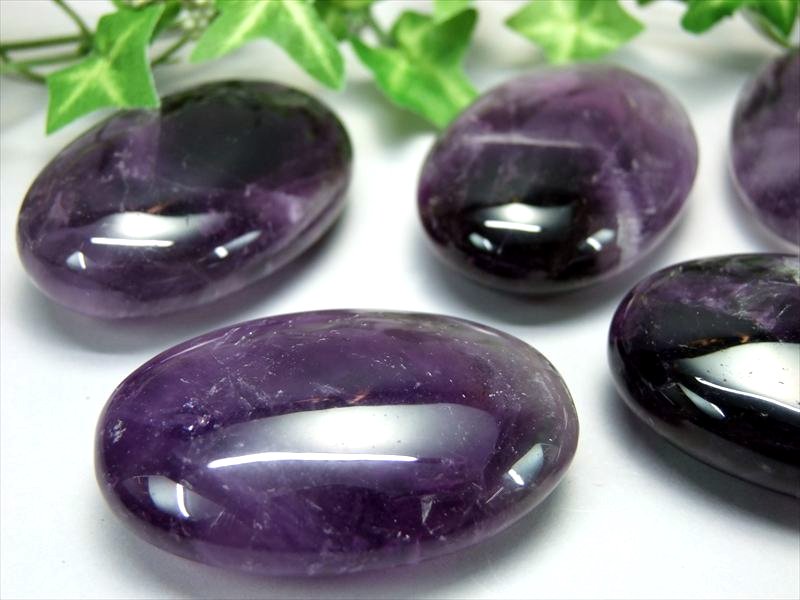 濃厚パープル アメジスト ホットストーン 重さ 約65-80グラム 大きさ約6cm×4cm マッサージ用天然石 タンブル ブラジル パワーストーン 天然石