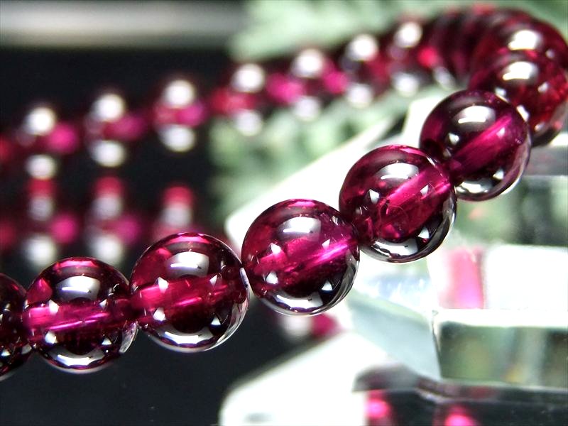 5A 美しいワインレッドパープル ロードライトガーネット ブレスレット 7mm×27珠 魅惑のワインレッドカラー 真実の愛の石 歴史上最も古い宝石のひとつ