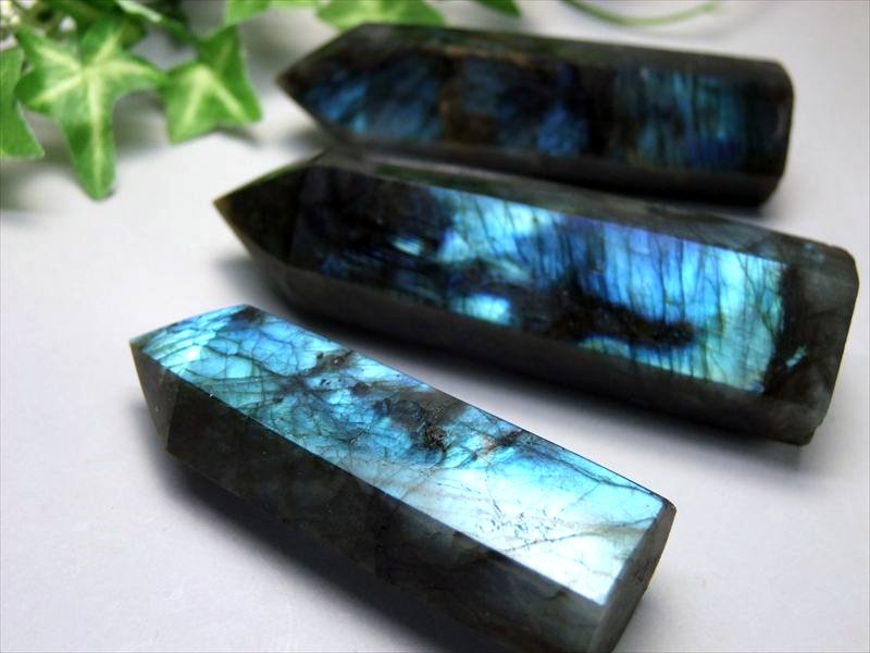 ラブラドライト ポイント 六角柱 重さ 80g-100g 1個売り ブルーやゴールドの神秘的な輝きを放つ石 困難を打開する石 空間の浄化など