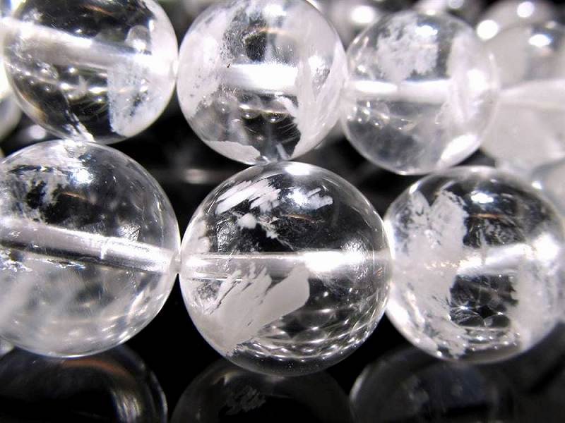 透明感抜群 3A ホワイトセリサイトインクォーツ ブレスレット 9mm-9.5mm×21珠前後 白銀に煌めく羽根状インクルージョン 困難を乗り越えるお守り ブラジル産