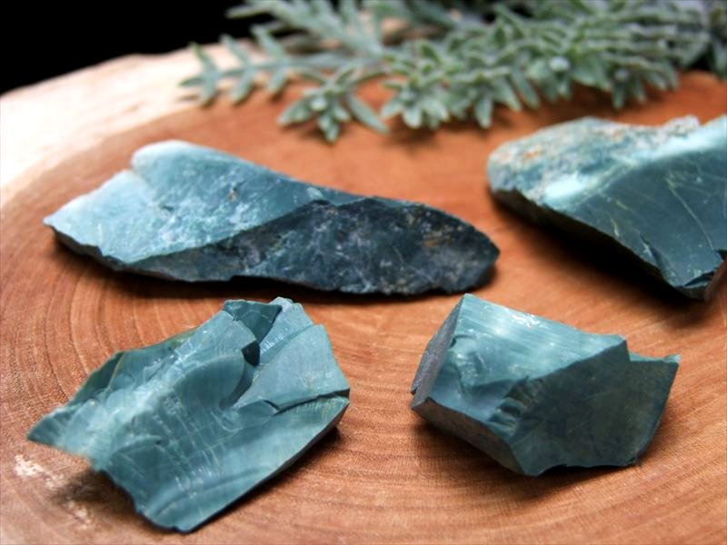 希少 国産原石 出雲石 碧玉 原石 深緑タイプ 1個売り 10g-20g前後 大地のパワーを感じる石 ジャスパー 碧玉 島根県 松江市 玉湯町 玉造 花仙山 産