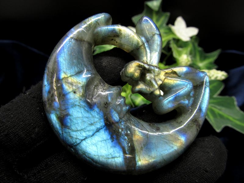 幻想的シラー ラブラドライト 月と妖精 彫刻置物 重さ 約35-45g 1個売り ブルーシラー マダガスカル産