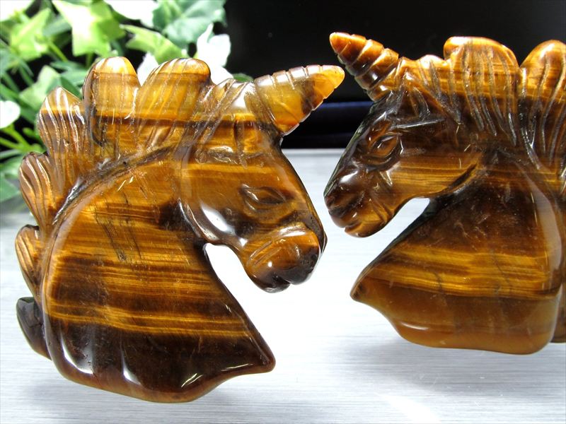 タイガーアイ ユニコーン 彫り 高さ約50mm 重さ50g-60g前後 金運 仕事運上昇 インテリアに 風水グッズ ユニコーン 置物 パワーストーン 天然石