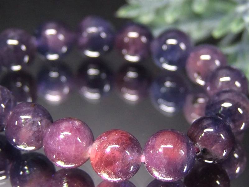 店頭展示中 神秘のバイカラー&カラーチェンジ 4A パーティカラード・サファイア 蒼玉 ブレスレット 約7.5mm-8mm×25珠 ルビーとサファイアの華麗なる共演