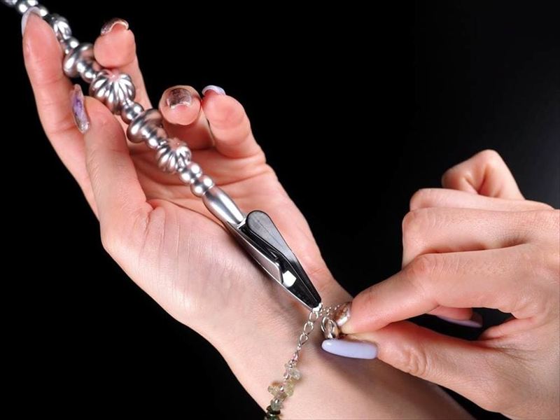 激安価格 ワイヤーブレスレット装着器具 全長約17.5cm 1個売り ワイヤーブレスレットの着脱が簡単に 握りやすくおしゃれなグリップ