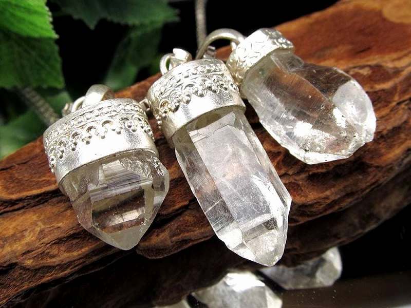 入手困難度MAX マニハールクォーツ結晶原石ペンダントトップ 約5g-8g 1個売り マニハール水晶 をそのままペンダントに ヒマラヤ山脈の最高品質水晶