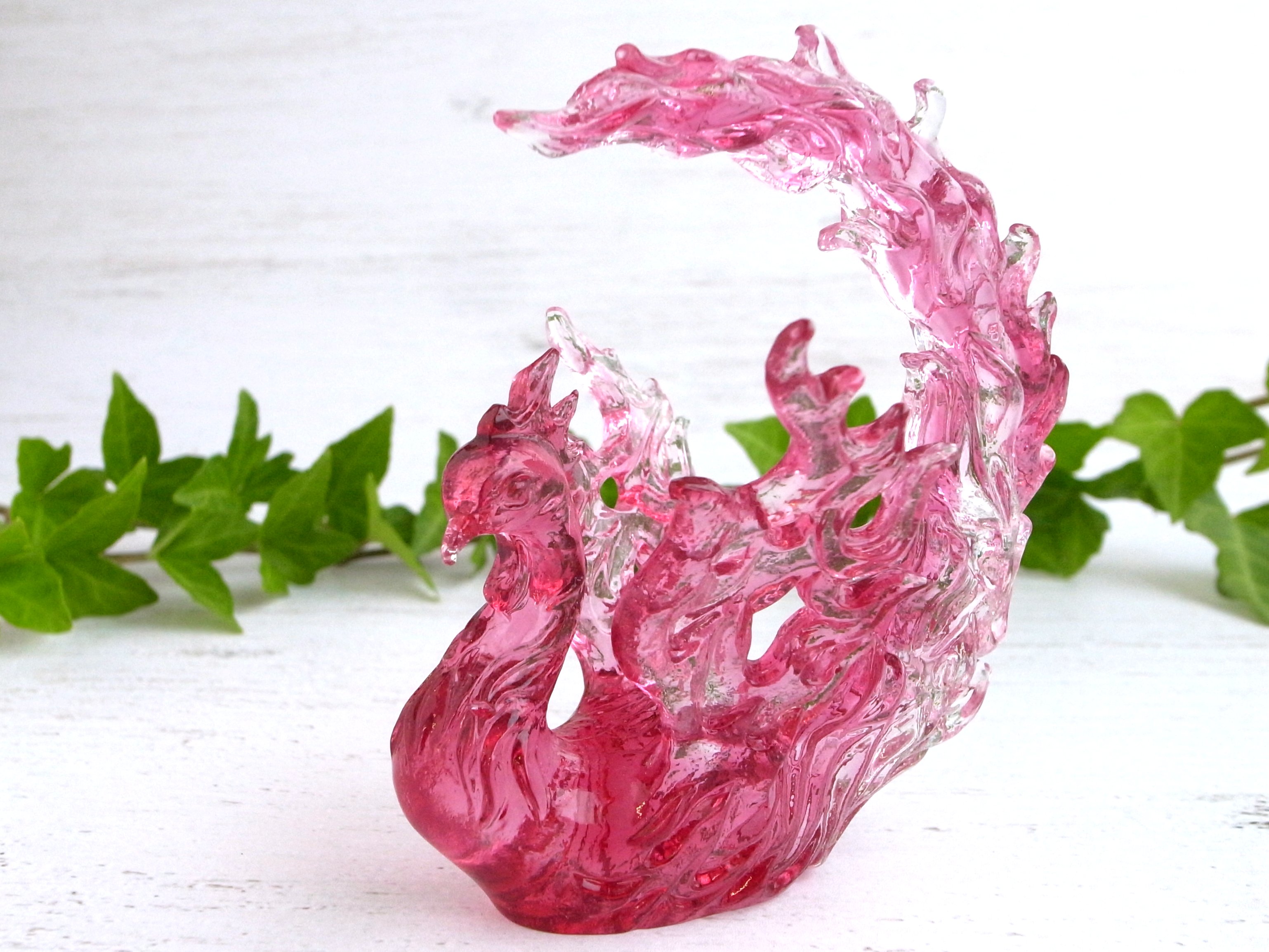 瑠璃製 美麗マゼンタカラー 鳳凰 置物 横幅約73mm 重さ140g 大吉開運 平安・調和をもたらす伝説の鳥 瑠璃ガラス製 ガラス フェニックス