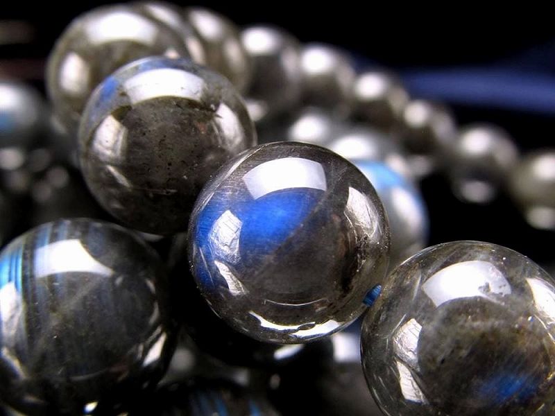幻想的キャッツアイ効果 AA+ キャッツアイ・ブラックラブラドライト ブレスレット 13mm-13.5mm×16珠前後 漆黒の中に浮かび上がる極上濃厚ブルーシラー