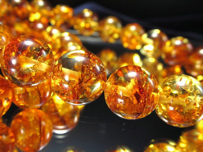 煌めきたっぷり スパークリングハニーアンバー ブレスレット 約9.5mm-10mm×21珠前後 炭酸のように弾けるスパークリング 東欧の宝石