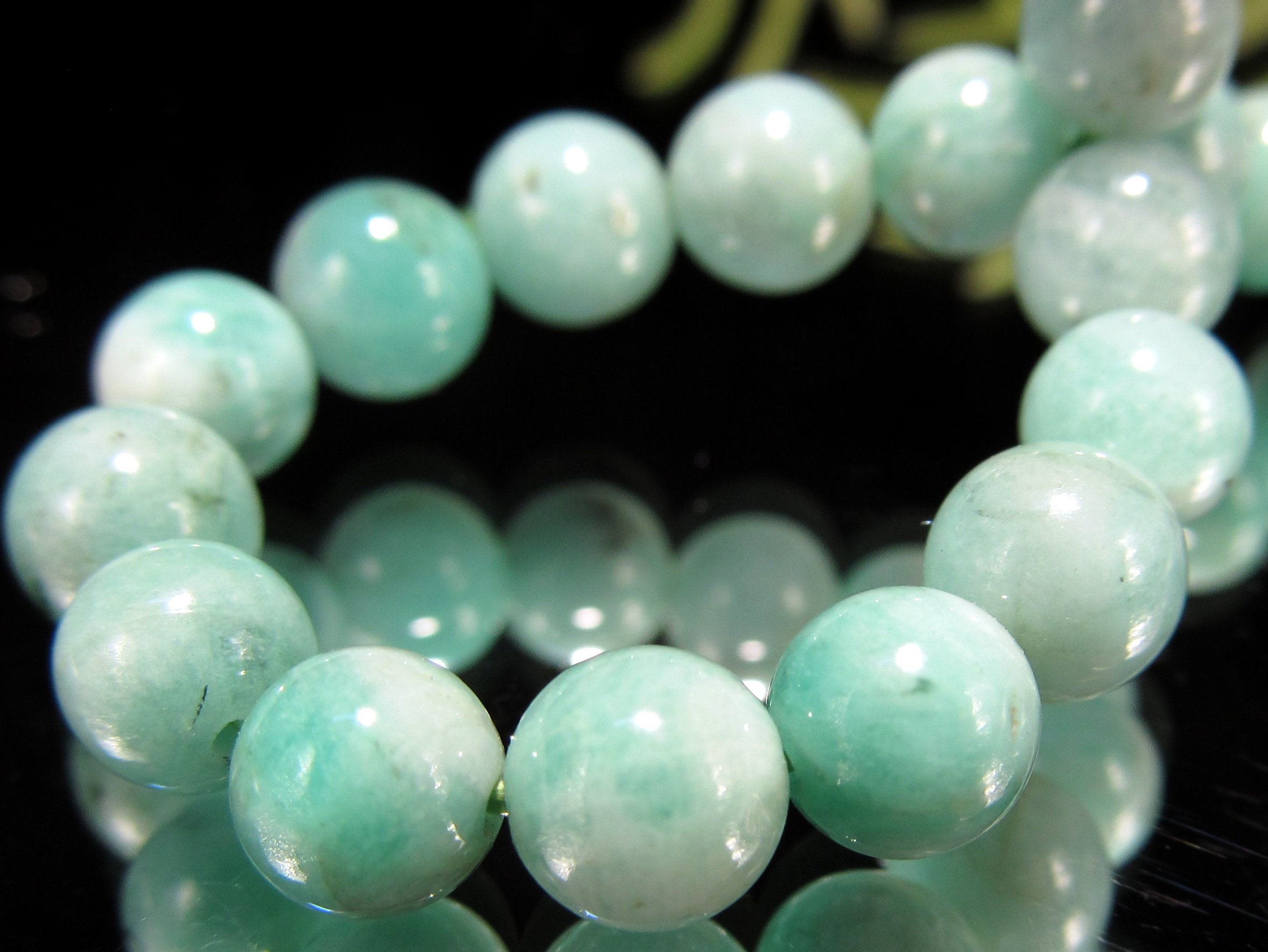 ふんわりパステルグリーン 2A+ エメラルド 翠玉 ブレスレット 5.5mm-6mm×32珠 世界4大宝石 恋愛成就・幸せな結婚のお守り コロンビア産