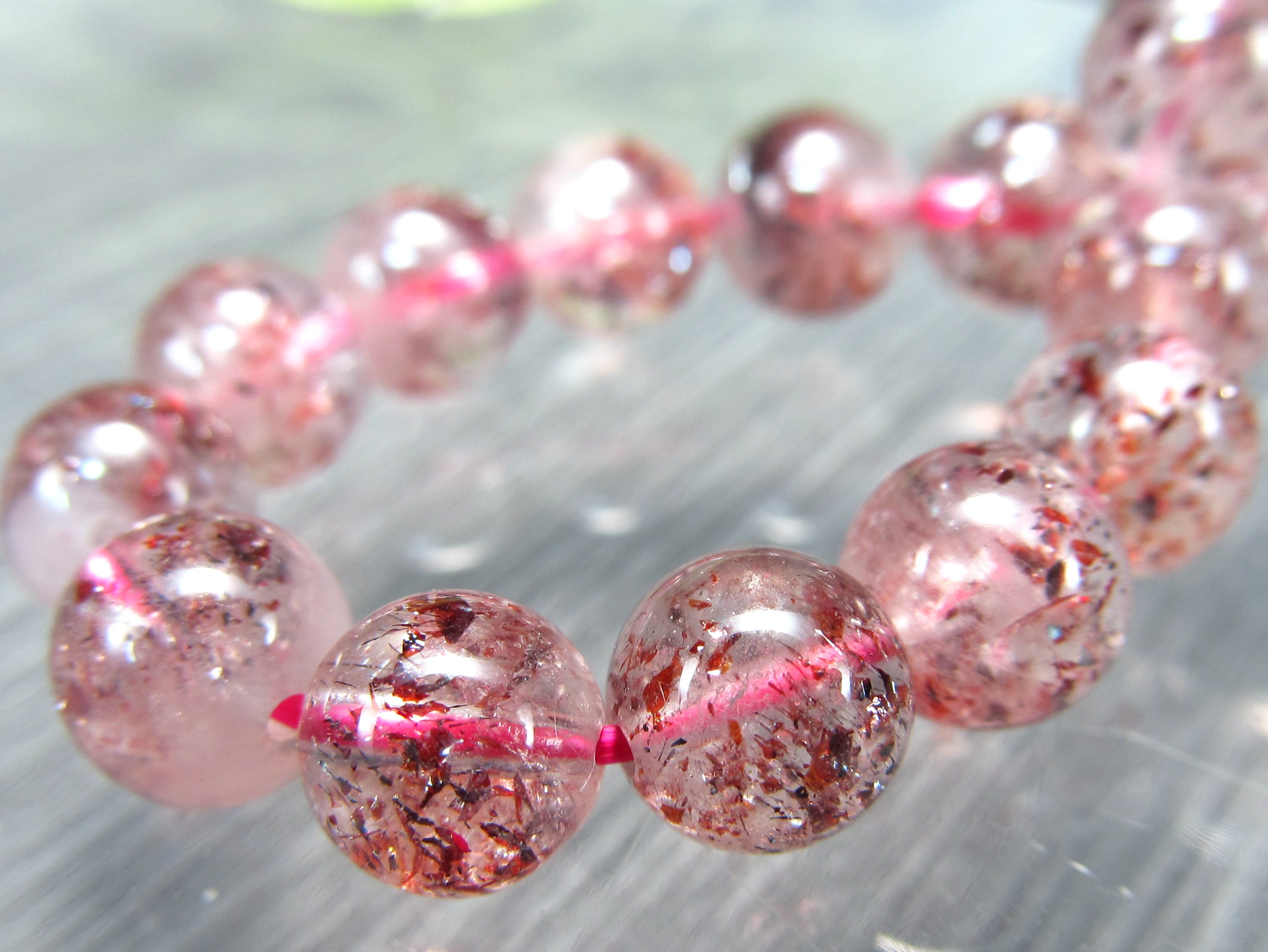 3A+ 内容物たっぷり ストロベリークォーツ ブレスレット 6.5mm-7mm×27珠 きらきらレピドクロサイト 苺水晶 1点もの ブラジル産 bl-s-g