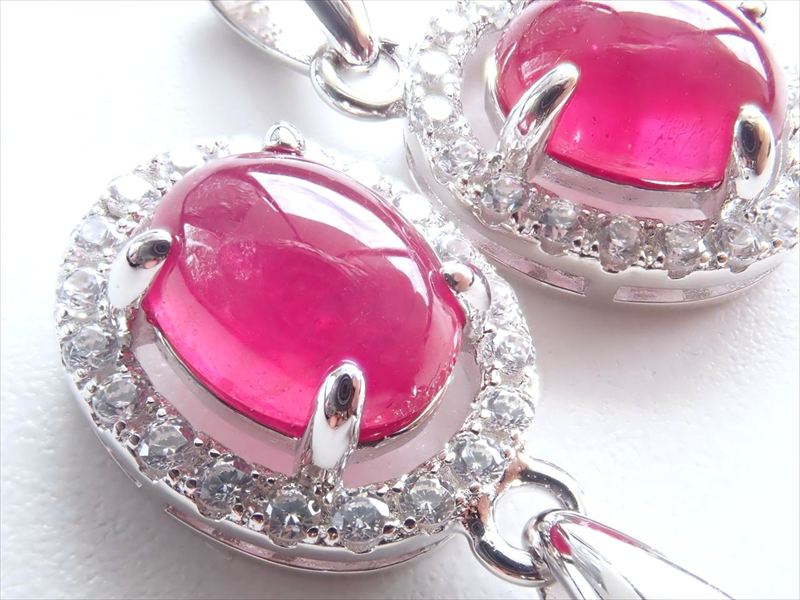 最高級5A 極上ルビーペンダントトップ ぷっくりオーバル型 ジルコニア装飾タイプ 石サイズ縦約9mm×横約7mm 1個売り 超透明 勝利と情熱を象徴する石