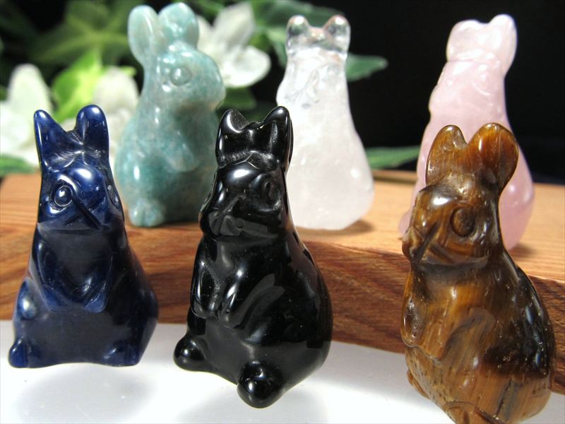 選べる6種 ミニうさぎ 彫刻置物 1個売り 高さ約25mm前後 タイガーアイ オブシディアン ローズクォーツ アマゾナイト 水晶 ソーダライト ウサギ 兎