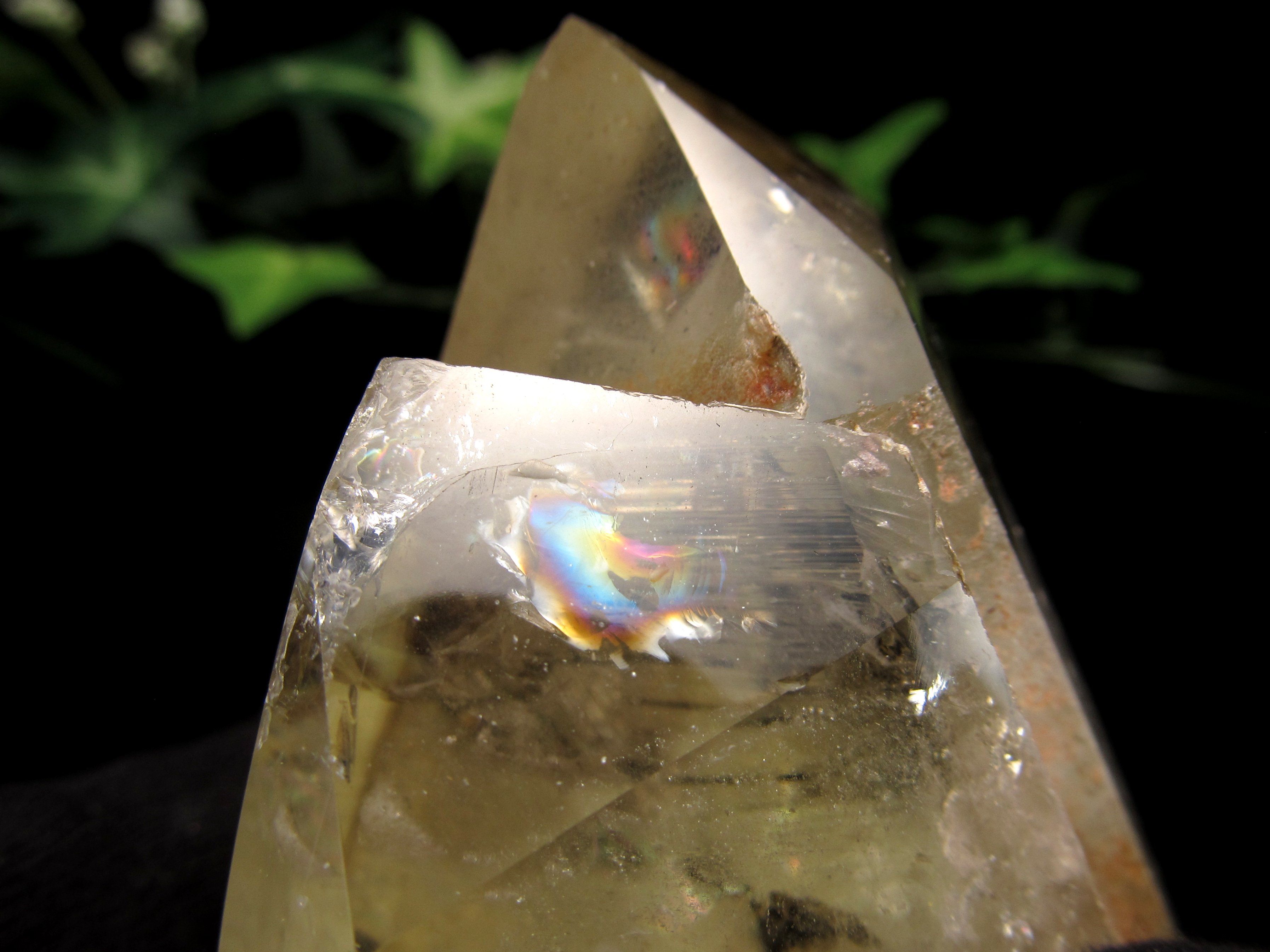 ソウルメイト・虹入り 5A シトリン ポイント 置物 専用木製台付 高さ約106mm 重さ305g 透明感抜群 濃厚発色 黄水晶 11月の誕生石 一点もの ブラジル産