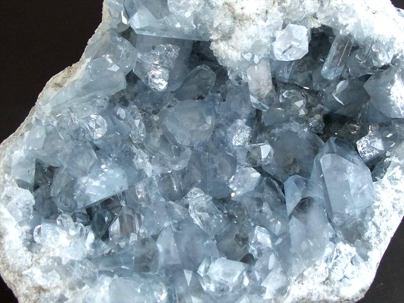 別格・過去最高品質 S級 セレスタイト 原石 アクリル台座付き 最大幅225mm 重さ5818g 天使の石 強力な浄化効果とヒーリング能力