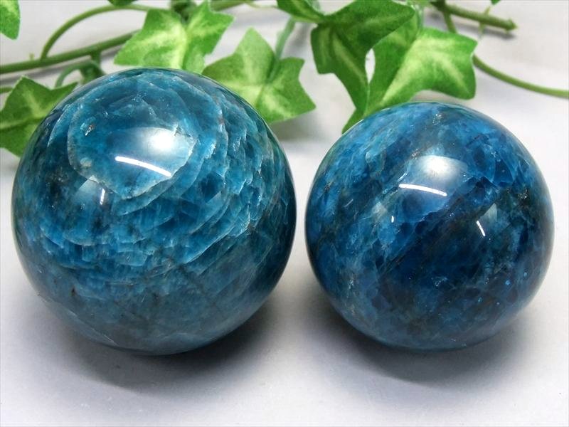 3A ブルーアパタイト 丸玉 1個売り 直径約54mm-56mm 深みのある魅惑のブルー まるで流星群の様な煌めき 燐灰石 スフィア 手の平サイズ ブラジル産