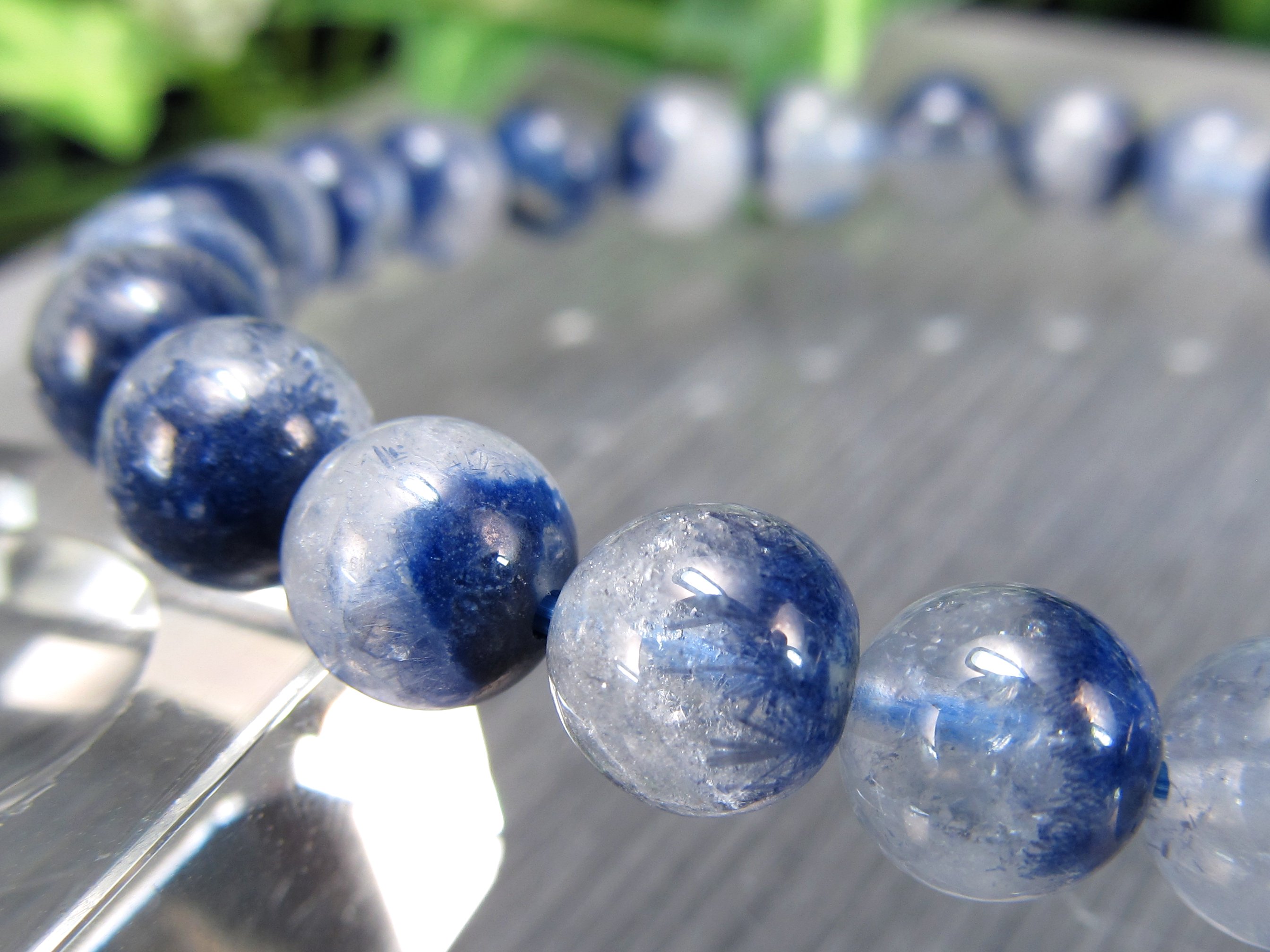 美しいブルー結晶 5A デュモルチェライト イン クォーツ ブレスレット 7.5mm-8mm×25珠 ロイヤルブルーガーデン クォーツ