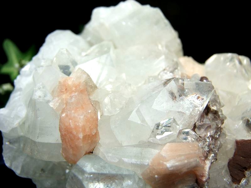 極上品質入荷 アポフィライト 魚眼石 クラスター原石 最大幅150mm 重さ1240g 麗しい結晶群 直観力や洞察力を高める石 天使の水晶 第三の目を開く 点もの