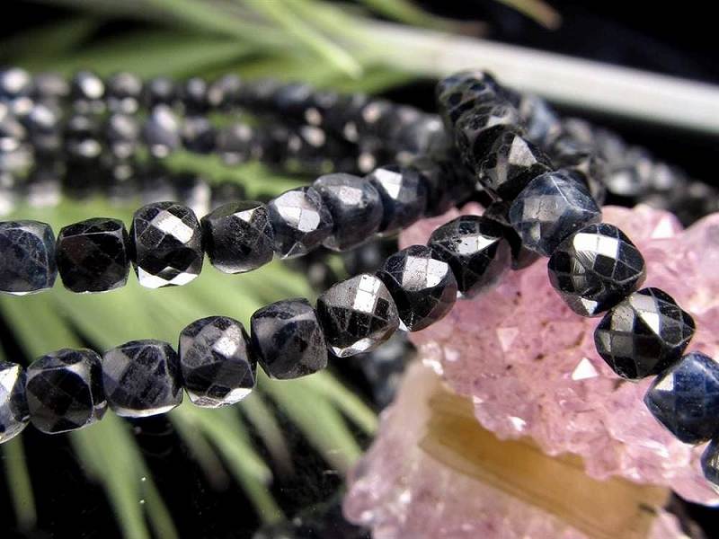 サファイア キューブカット ブレスレット 幅約3.5mm-4.5mm キラキラキューブカット 美麗ネイビーブルー 9月の誕生石 勝利を呼ぶ石 ブラジル産 パワーストーン