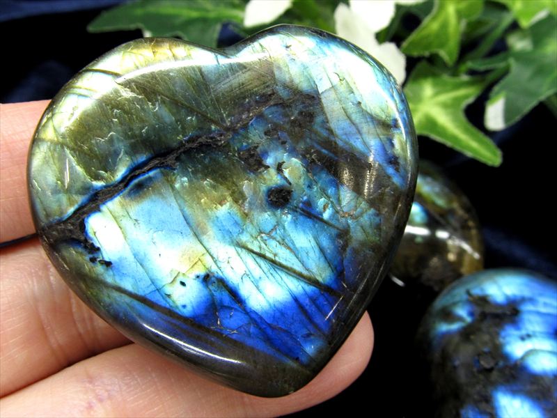3A ラブラドライト ハート型 タンブル 1個売り 重さ 約50g-70g ブルーシラー レインボーシラー ゴールドシラー マダガスカル産 パワーストーン 天然石