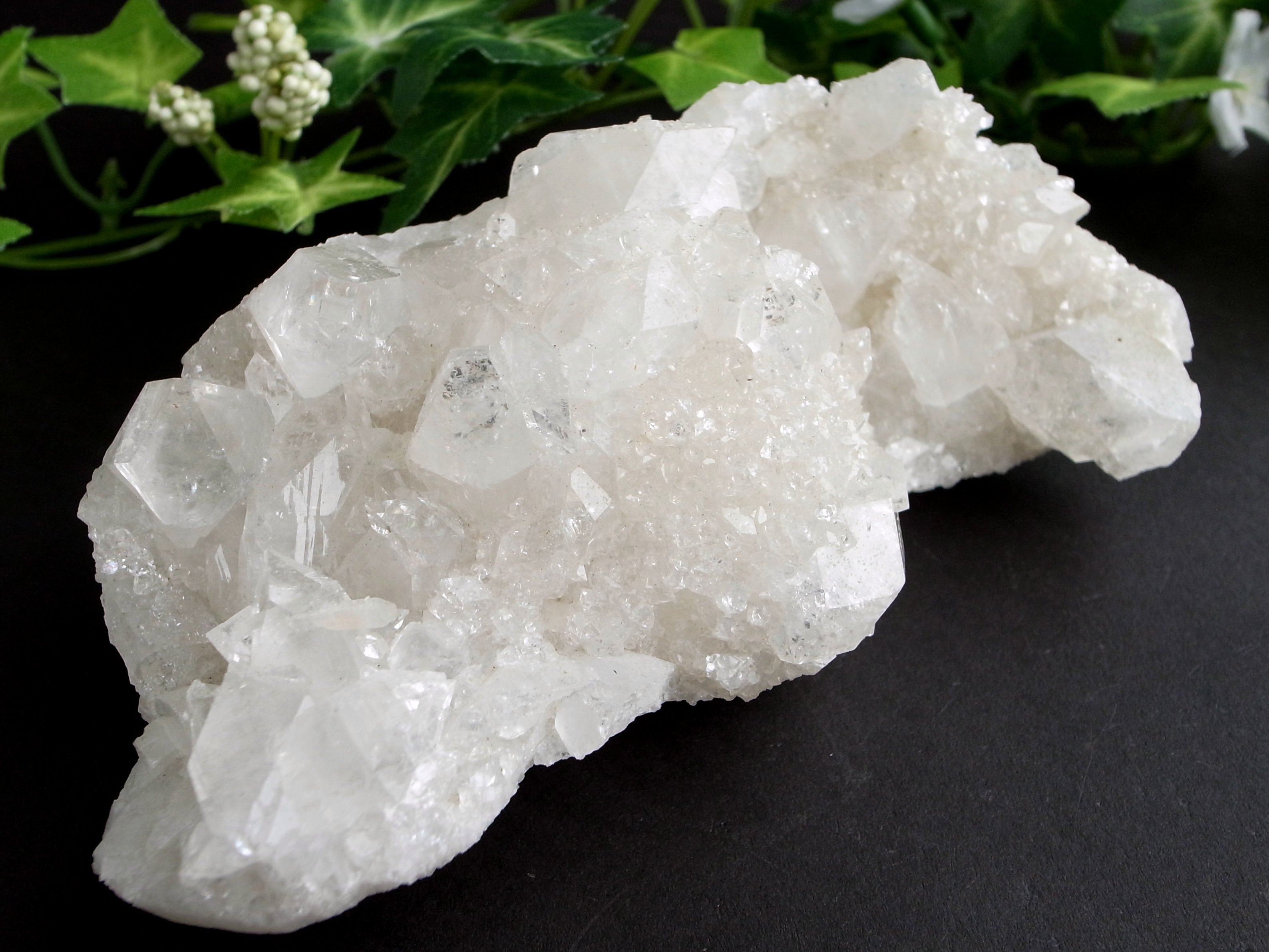 4A アポフィライト 魚眼石 クラスター原石 最大幅124mm 重さ342g 麗しい結晶群 直観力や洞察力を高める石 天使の水晶 第三の目を開く 点もの インド産