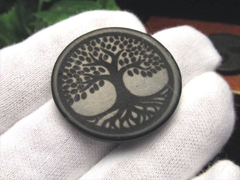 神聖幾何学デザイン シュンガイト シュンガ石 ツリーオブライフ プレートシール 幅約30mm×厚み約2.5mm前後 地球上で唯一の天然フラーレンを含む希少鉱物