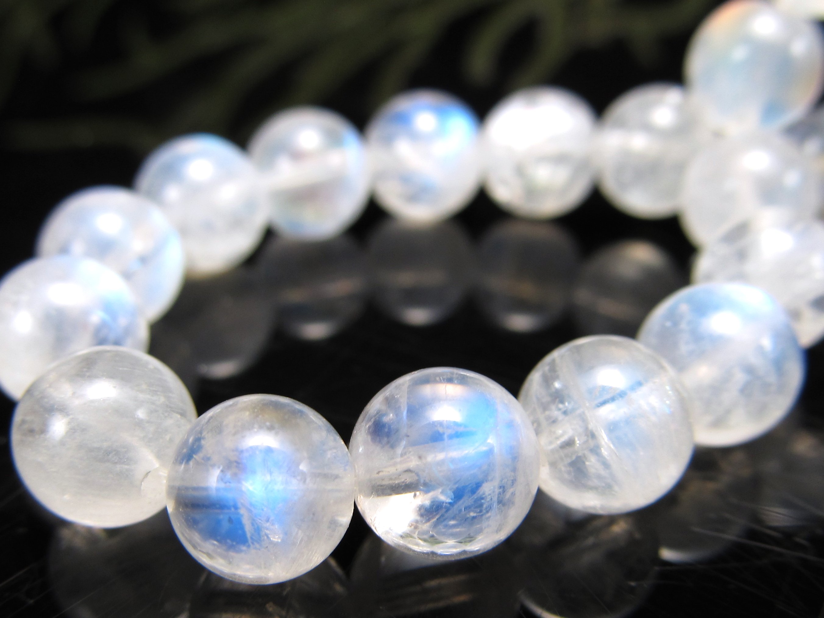 5A ブルームーンストーン ブレスレット 6.5mm-7mm×28珠 美麗ブルーシラー 永遠の愛の象徴 6月の誕生石 一点もの スリランカ産