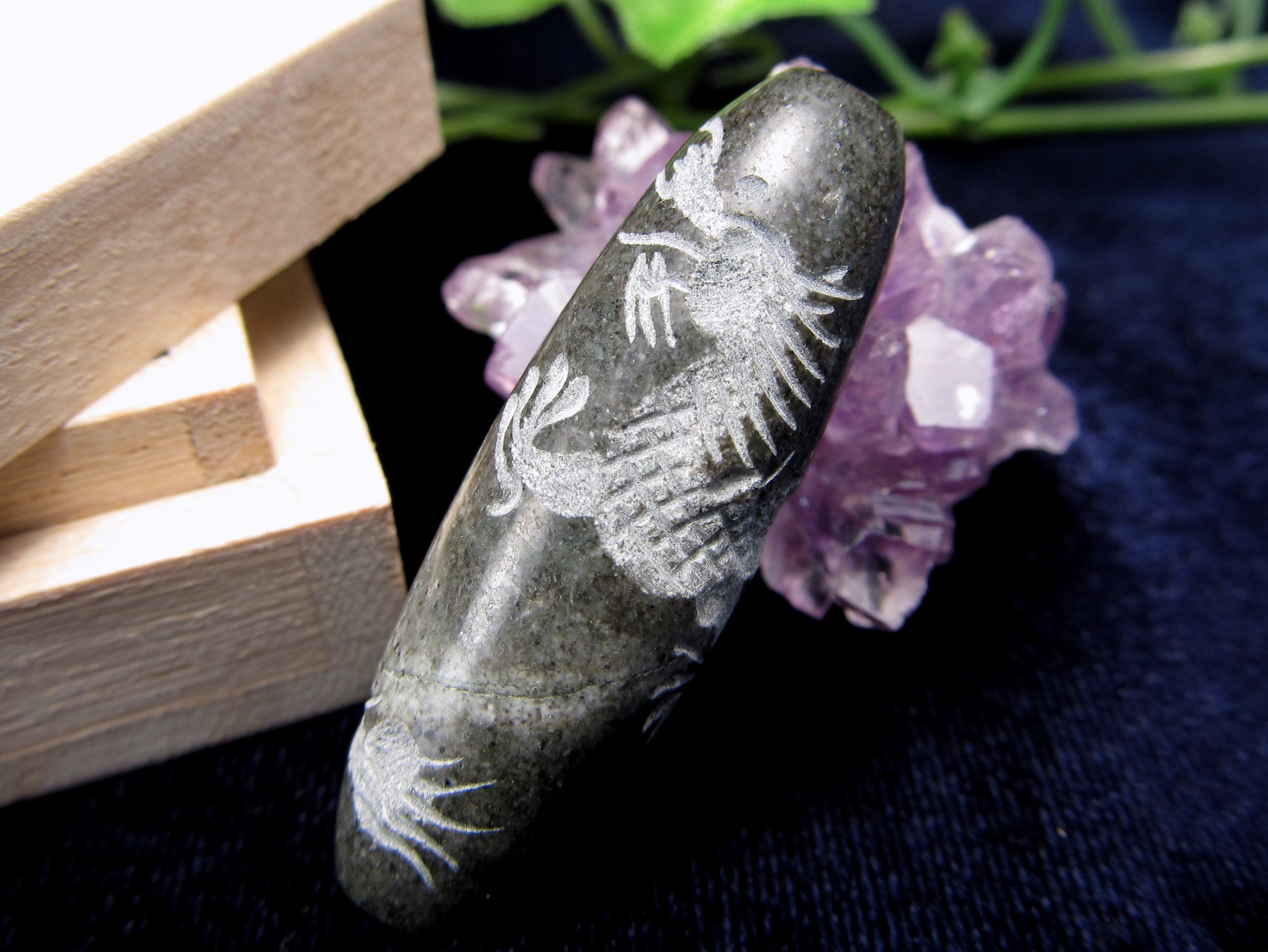 究極の開運天珠 五本爪龍神彫り 天照石 てんしょうせき 天珠 1点物 長さ約38.0mm 証明書付属 個体識別番号記載 健康・浄化・開運 桐箱付属 宮崎県産