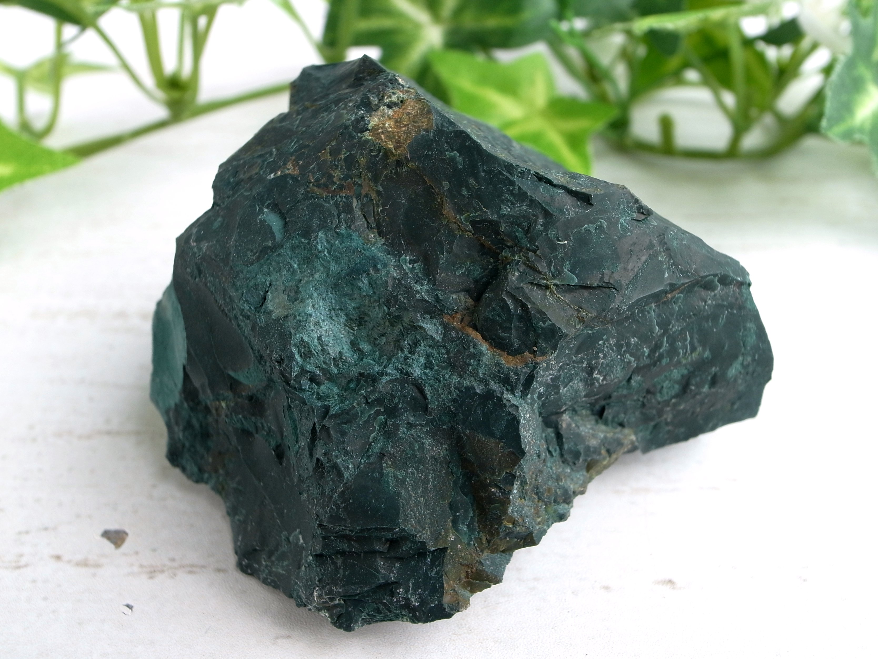 高品質 濃い緑 出雲石 碧玉 原石 深緑タイプ 137g 幅63mm 大地のパワーを感じる石 ジャスパー 碧玉 島根県 松江市 玉湯町 玉造 花仙山 産