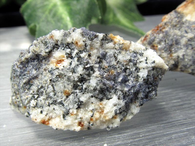 希少 国産原石 アイオライト コーディエライト 原石 1個売り 重さ約35g-50g 菫青石 ナチュラル感たっぷり ラフ原石 宮城県新柴田群川崎町 安達産