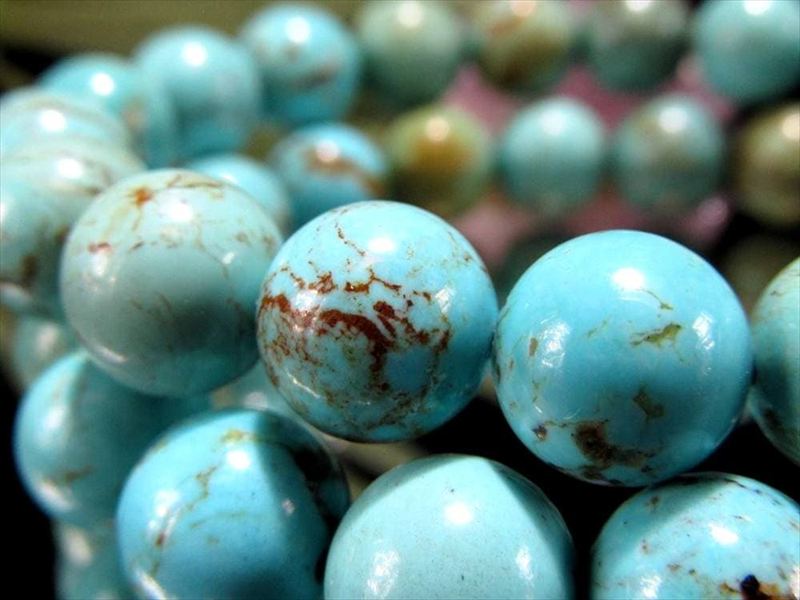 デンバー展示会商品 ソノランゴールドターコイズ トルコ石 ブレスレット 約7mm-7.5mm×27珠前後 積極性をもたらす石 歴史の古い鉱山 12月の誕生石