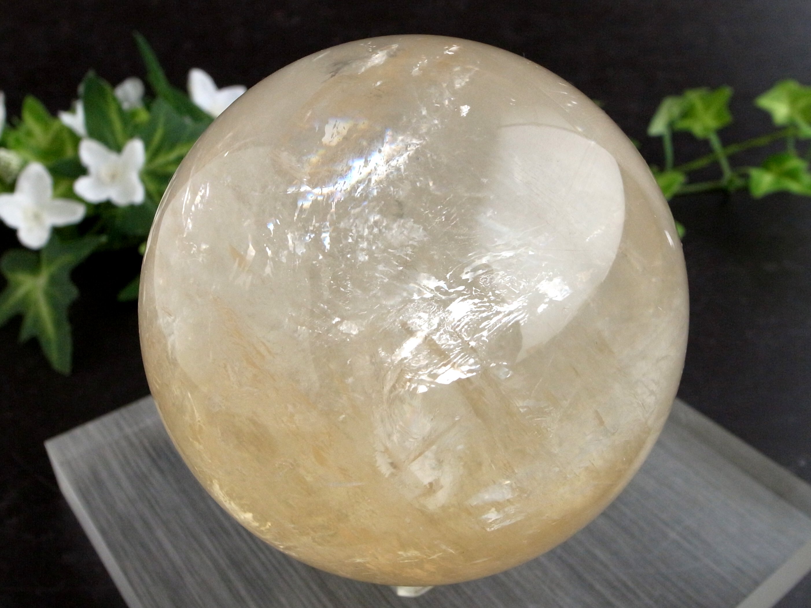 別格 透明 虹入り 4A ゴールデン カルサイト 丸玉 台座付 直径82mm 重さ829g 繁栄と成功の象徴 丸玉置物 一点もの メキシコ産