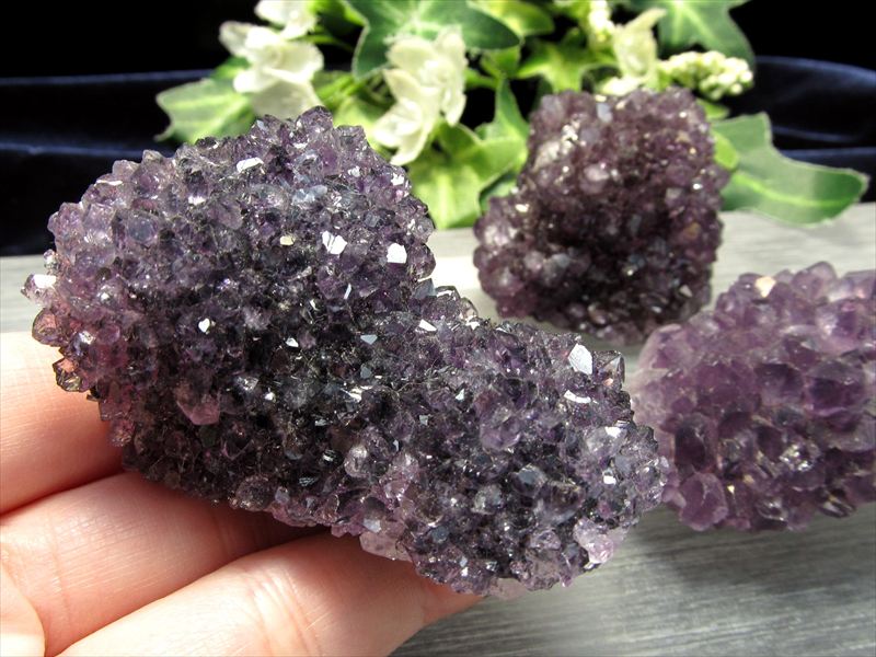 花咲く紫結晶 フラワーアメジスト クラスター 重さ45g-60g 美結晶 愛の守護石 浄化やインテリアに 紫水晶 天然石 ブラジル産 パワーストーン 天然石