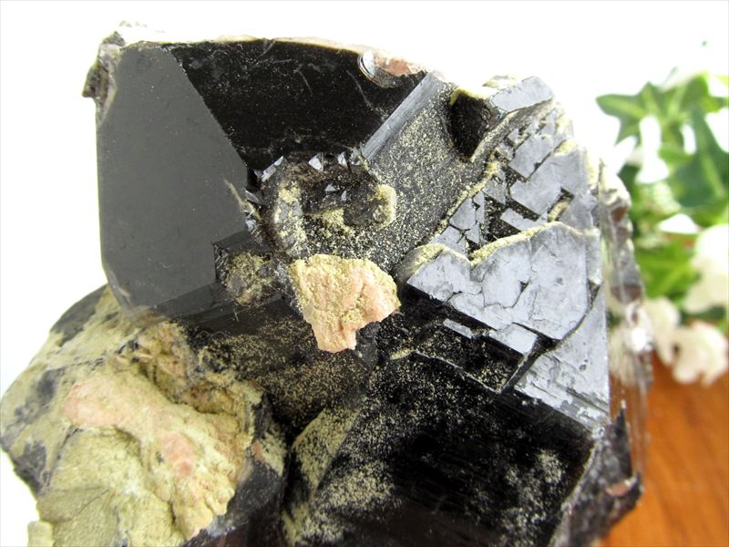 天然の黒光り 天然 黒水晶 モリオン クラスター原石 重さ510g 最大幅約117mm 大自然の力強さを感じる漆黒の水晶 どっしりとした太め結晶