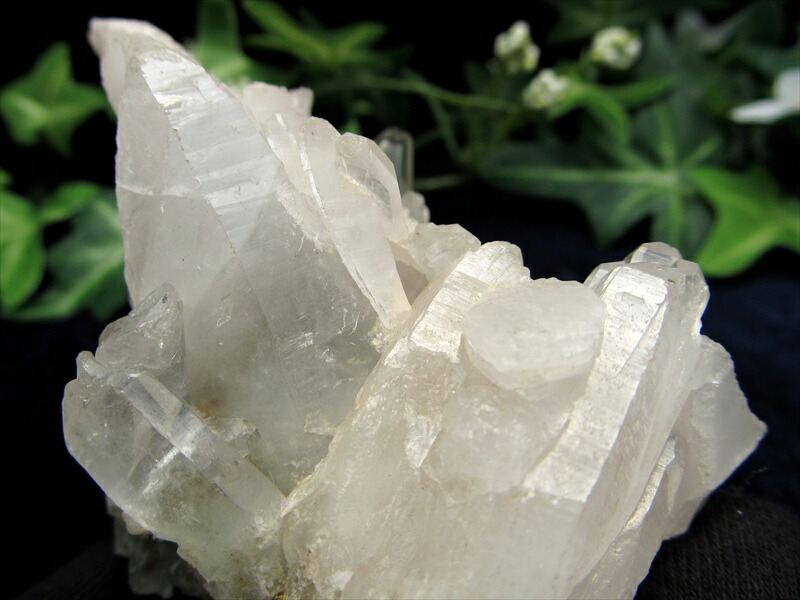 ヒマラヤ山脈の最高品質水晶 マニハール産 水晶クラスター 最大幅 約68mm 重さ 約180g 厳選1点物 クル地区・マニハール産