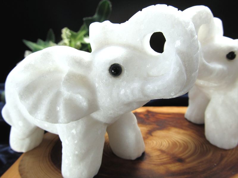 キラキラ純白 アラバスター ゾウ 彫刻置物 重さ280g前後 最大幅90mm前後 1個売り 象 ぞう ディスプレイ インテリアに 感情の癒しとリラックスの石 雪花石膏