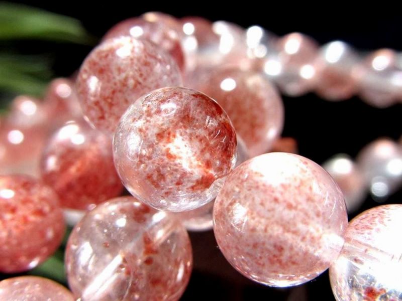 果肉感たっぷり モスコバイトインクォーツ ブレスレット 約10mm×20珠前後 苺スパークル ぷるんと艶めく可憐な天然結晶 ブラジル産