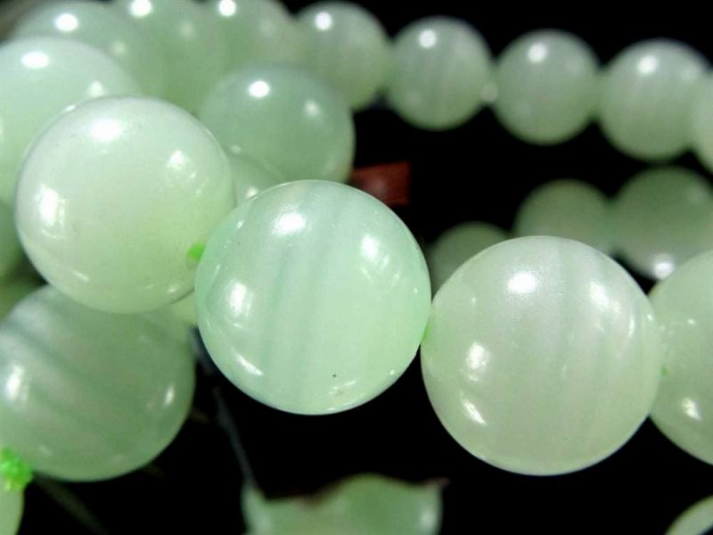 グリーンカルサイト ブレスレット 約9mm×22珠前後 ふんわり軽やか色彩 パステルグリーンと絶妙天然ストライプ模様 程良い透け感